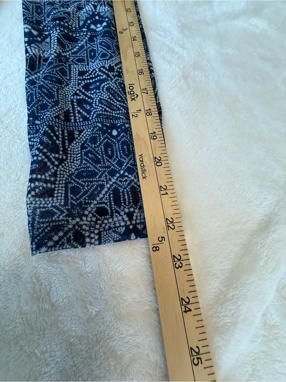 Chico’s Blue Geometric Kaleidoscope Print Mesh Lined Top Size 1 Long Sleeve - Picture 12 of 12